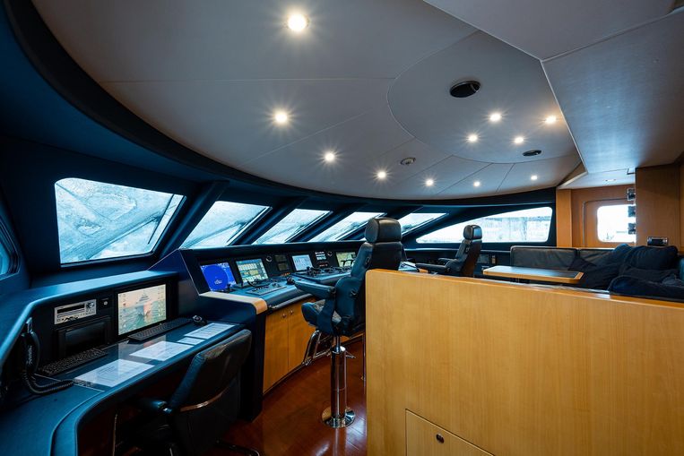 2011-144-heesen-44m