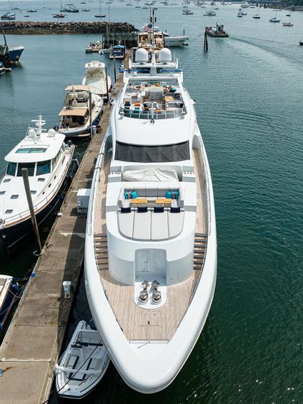 2011-144-heesen-44m