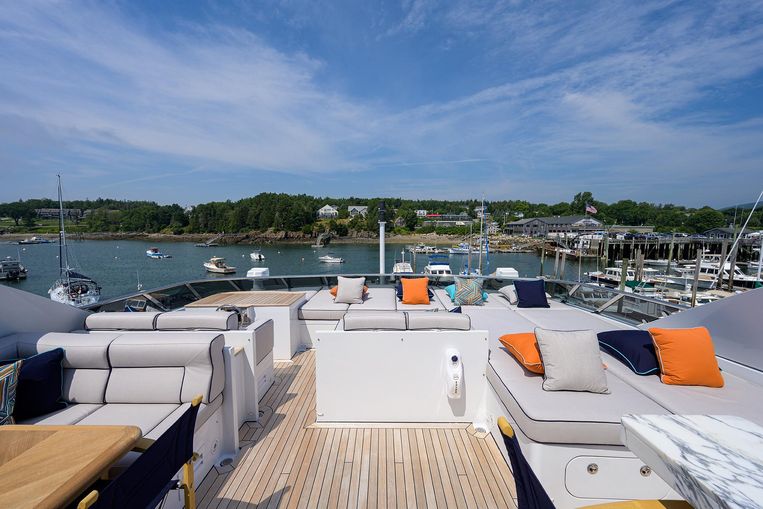 2011-144-heesen-44m