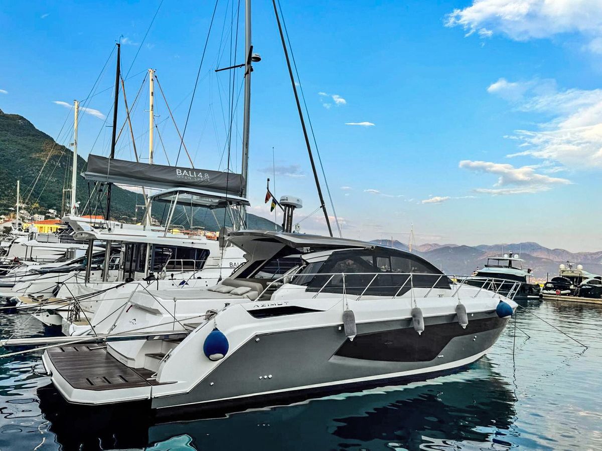 2022 Azimut 53 