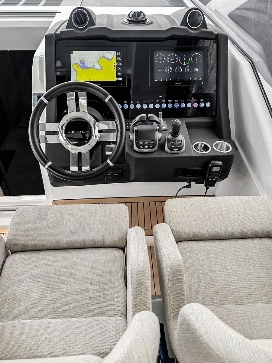 2022 Azimut 53 