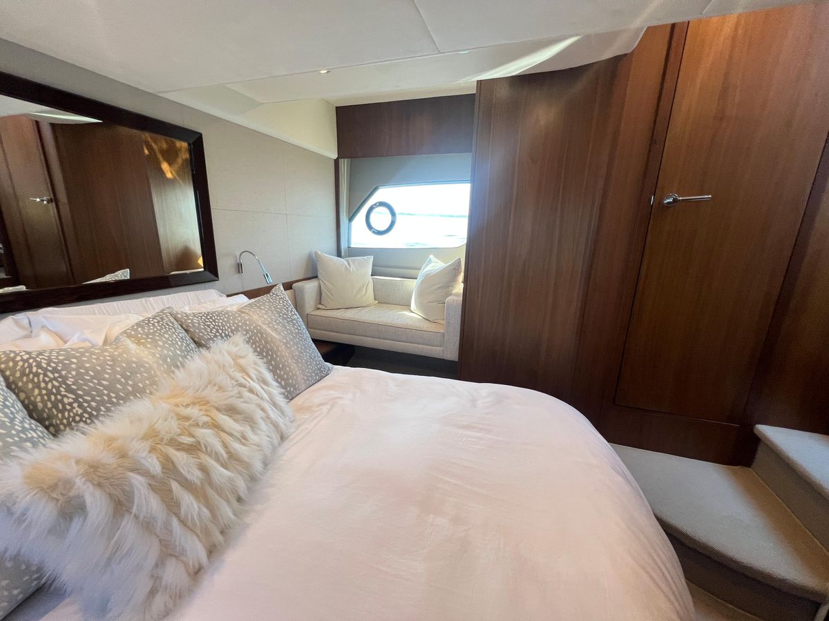 2015 Viking Princess 52