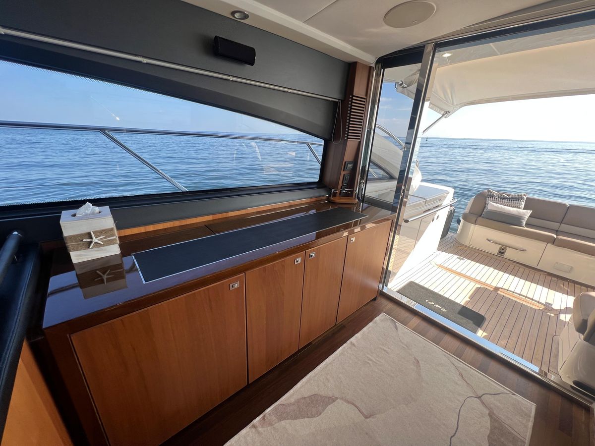 2015 Viking Princess 52