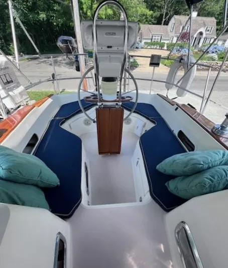 Chinook Yacht Photos Pics 