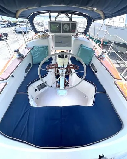 Chinook Yacht Photos Pics 