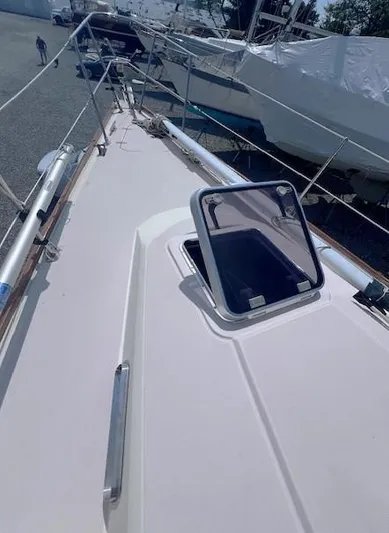 Chinook Yacht Photos Pics 