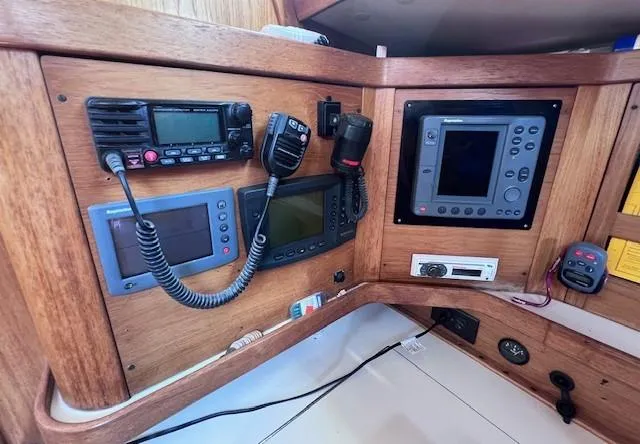 Chinook Yacht Photos Pics 