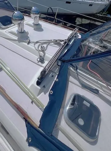 Chinook Yacht Photos Pics 