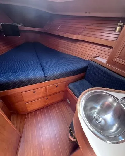 Chinook Yacht Photos Pics 