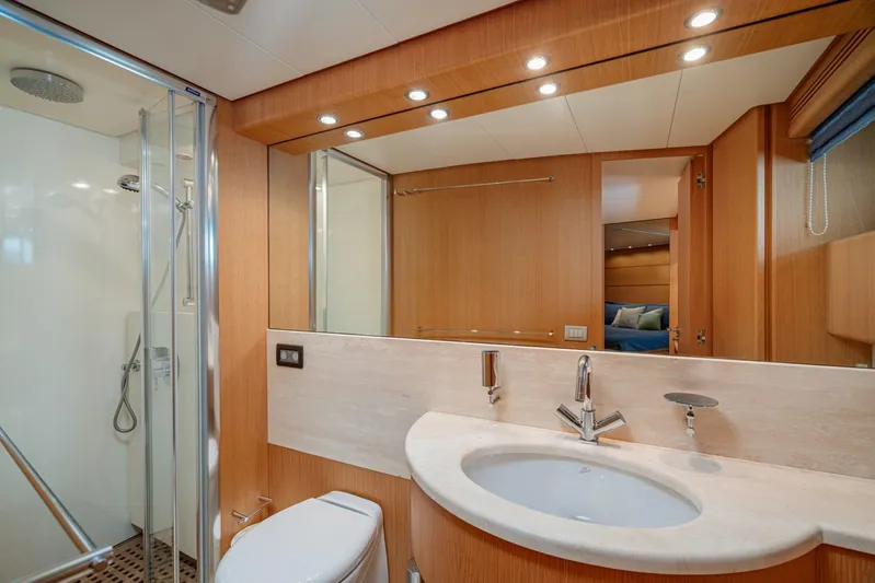  Yacht Photos Pics GS307750.jpg