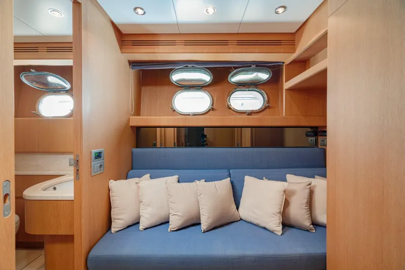  Yacht Photos Pics GS307837.jpg