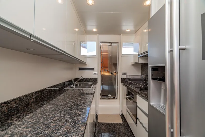  Yacht Photos Pics GS307839.jpg