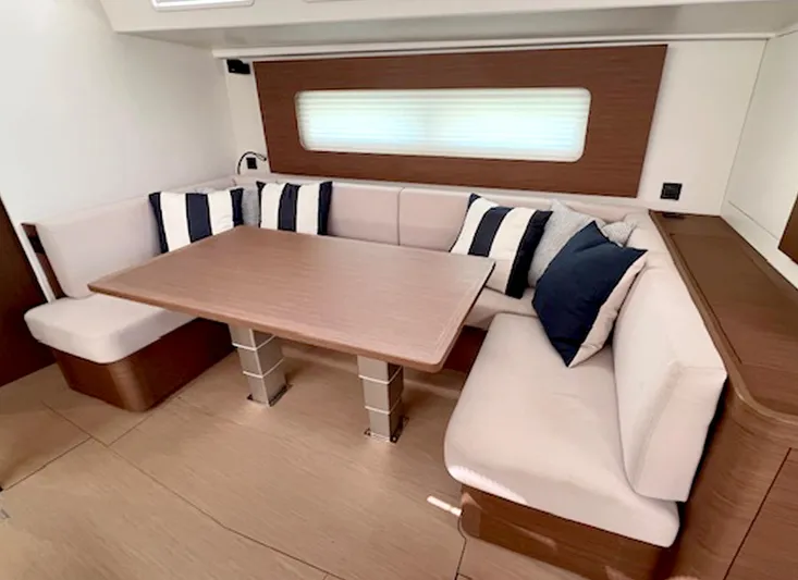 Circe Yacht Photos Pics 2022 Beneteau Oceanis Yacht 54 - U-shaped dinette