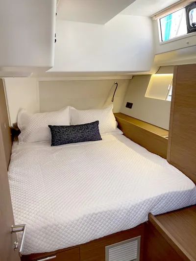 Circe Yacht Photos Pics 2022 Beneteau Oceanis Yacht 54 - Aft berth