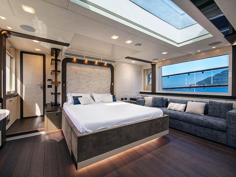2018-96-monte-carlo-yachts-mcy-96