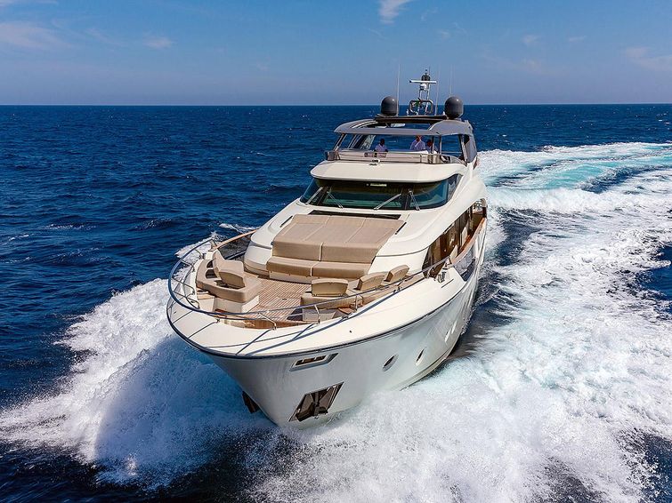 2018-96-monte-carlo-yachts-mcy-96