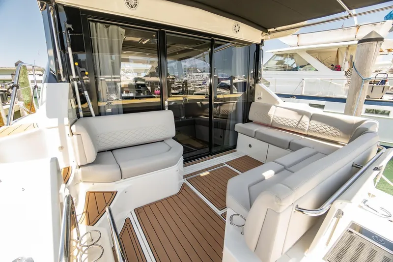  Yacht Photos Pics Luxurious 2017 Sea Ray Sundancer 460 yacht with elegant seating and teak flooring.