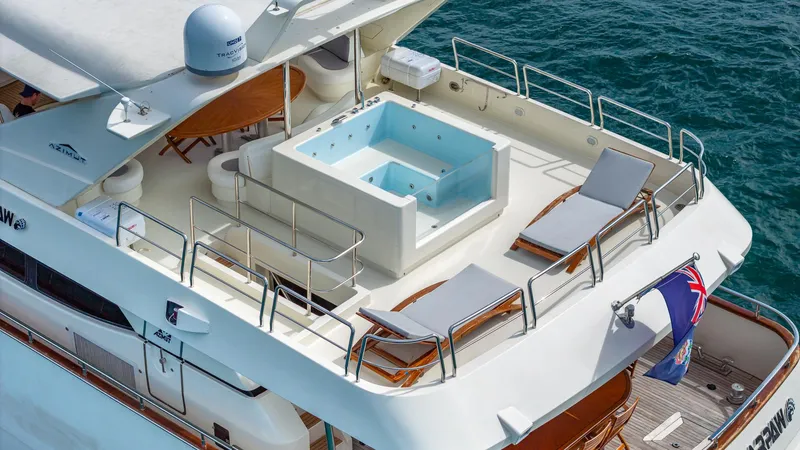 100 Azimut Jumbo Yacht Photos Pics 