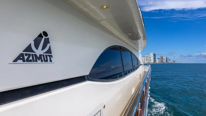 100 Azimut Jumbo Yacht Photos Pics 