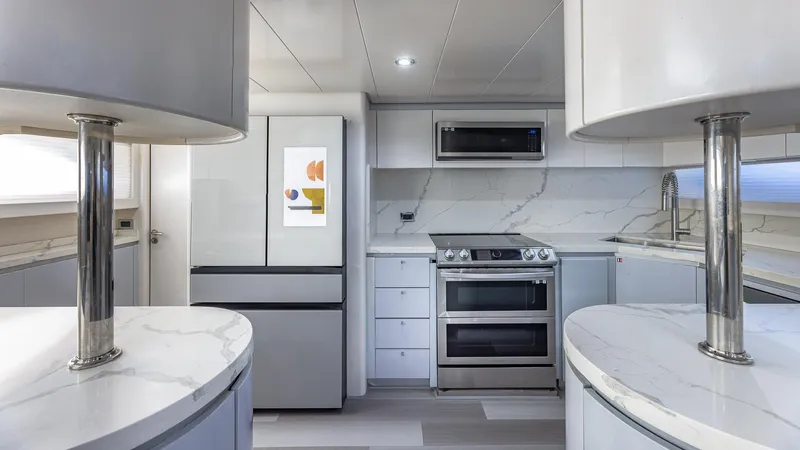 100 Azimut Jumbo Yacht Photos Pics 