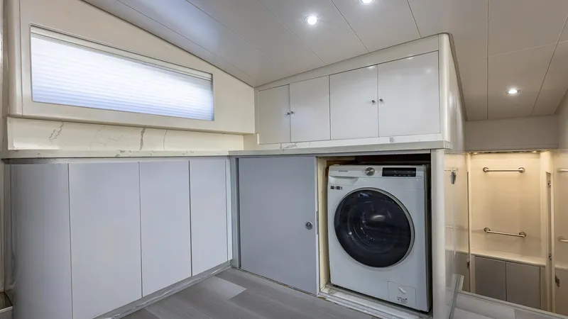 100 Azimut Jumbo Yacht Photos Pics 