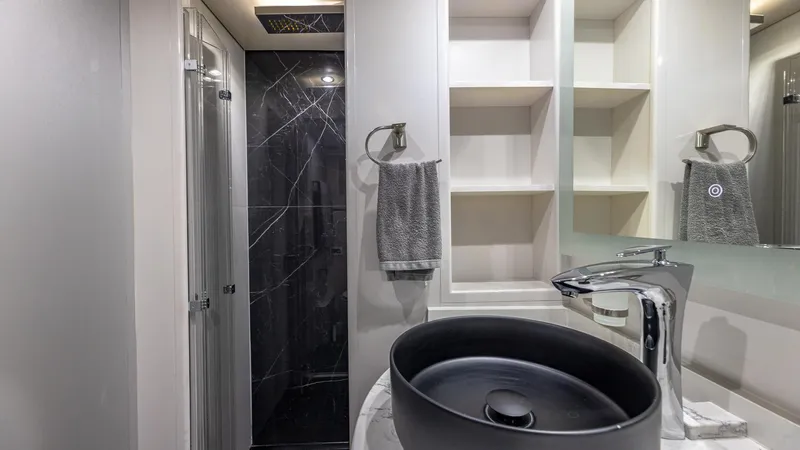 100 Azimut Jumbo Yacht Photos Pics 