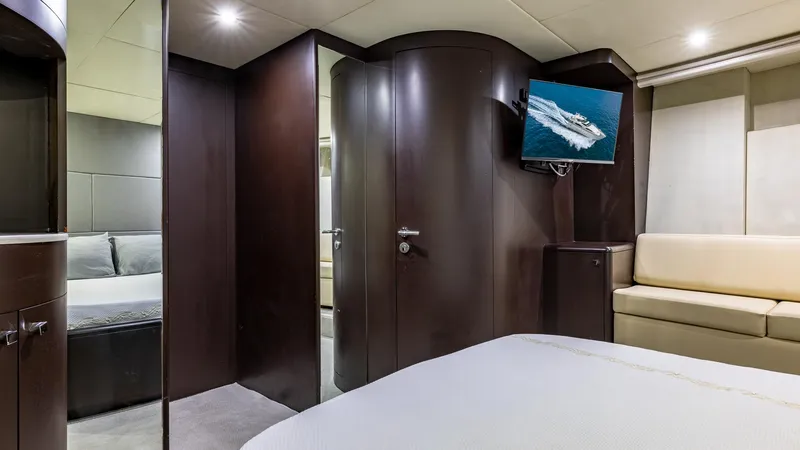 100 Azimut Jumbo Yacht Photos Pics 