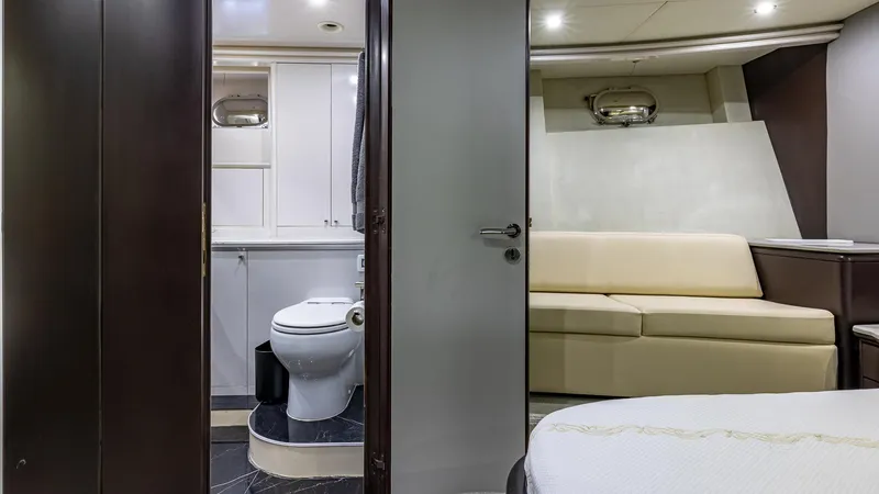 100 Azimut Jumbo Yacht Photos Pics 