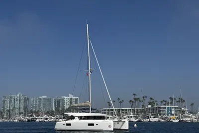 Lagoon 42