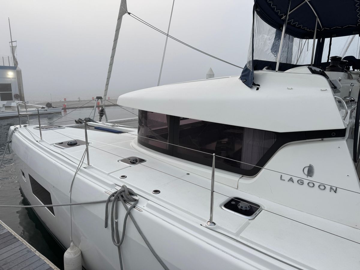 2022 Lagoon 42 