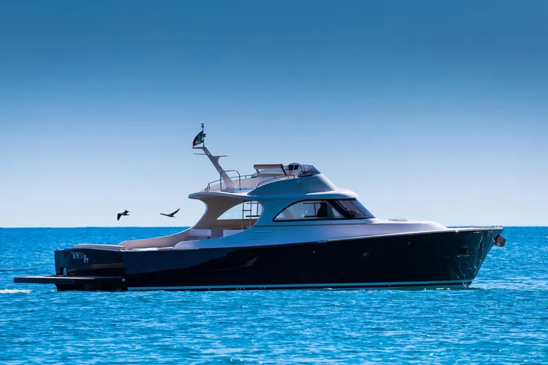 51 Fly Yacht Photos Pics 