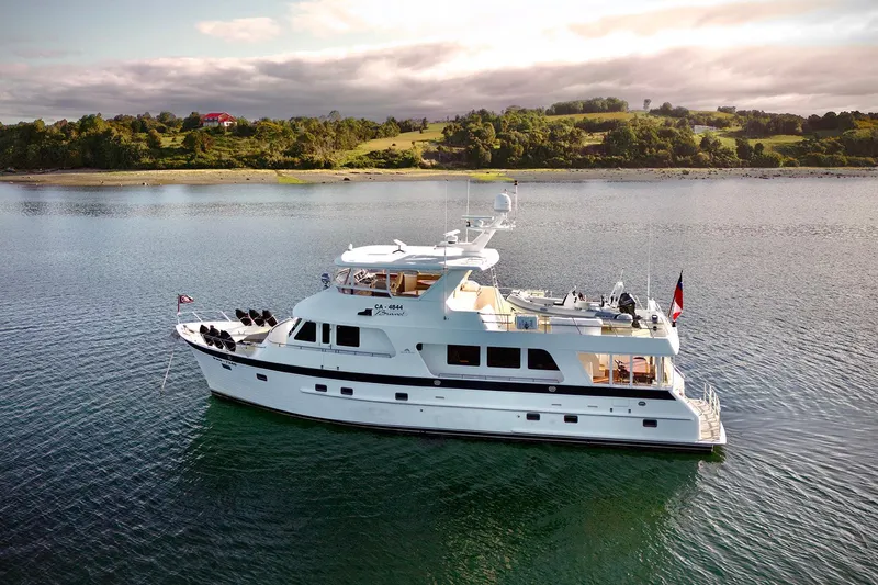 Bravo! Yacht Photos Pics 