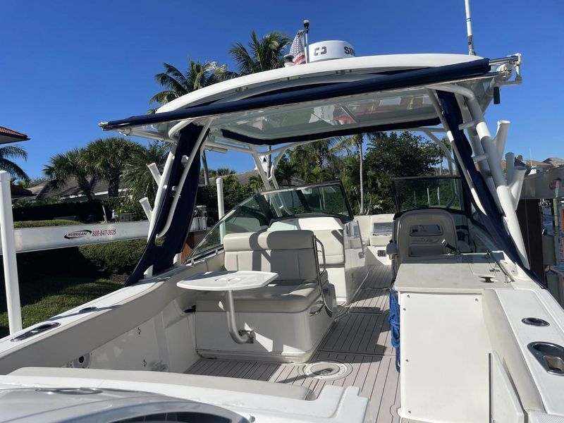 2019 Boston Whaler 270 Vantage