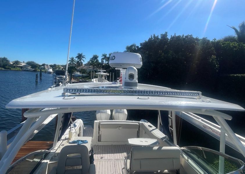 2019 Boston Whaler 270 Vantage