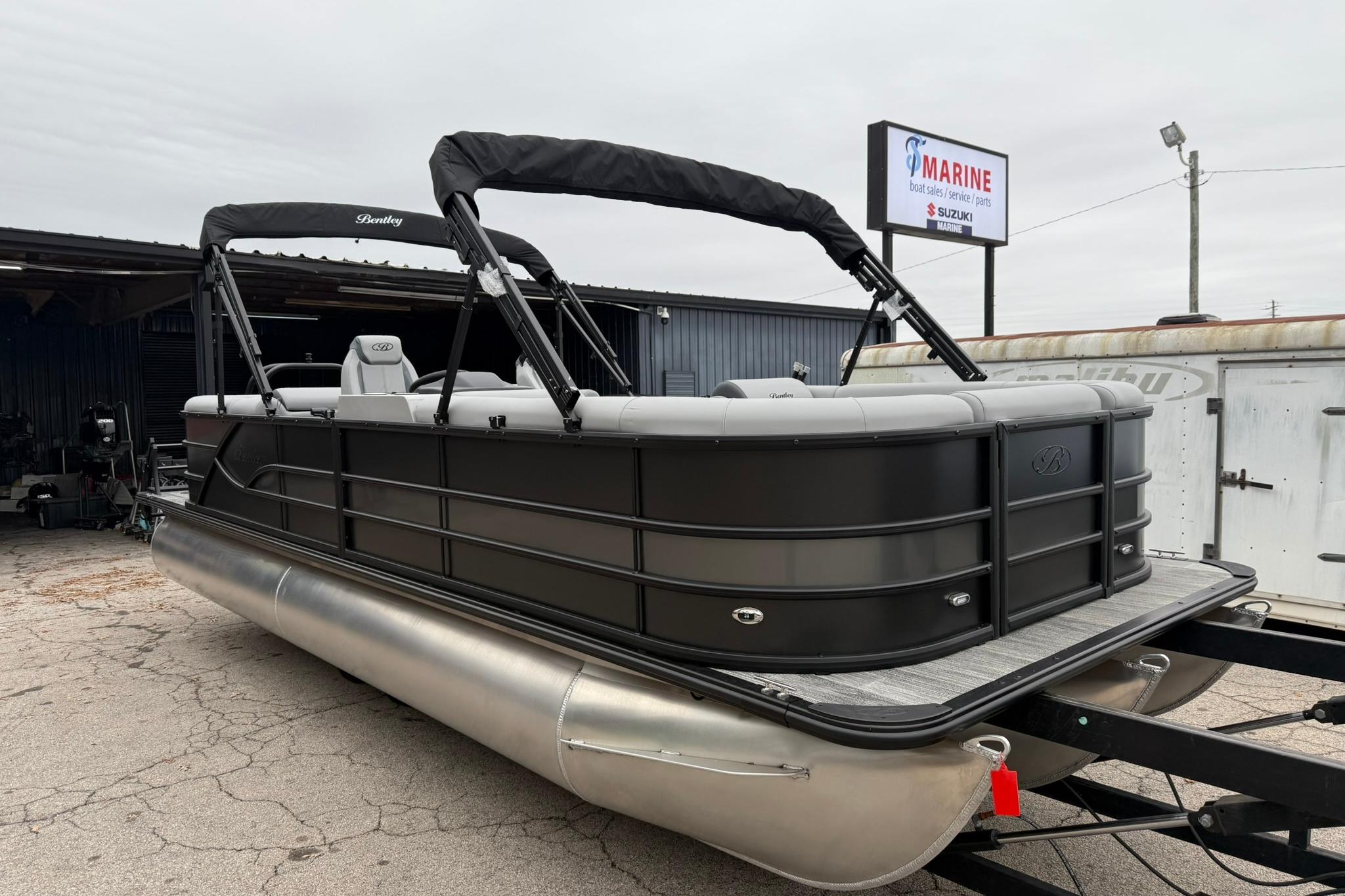 Bentley Pontoons Legacy 243 Navigator