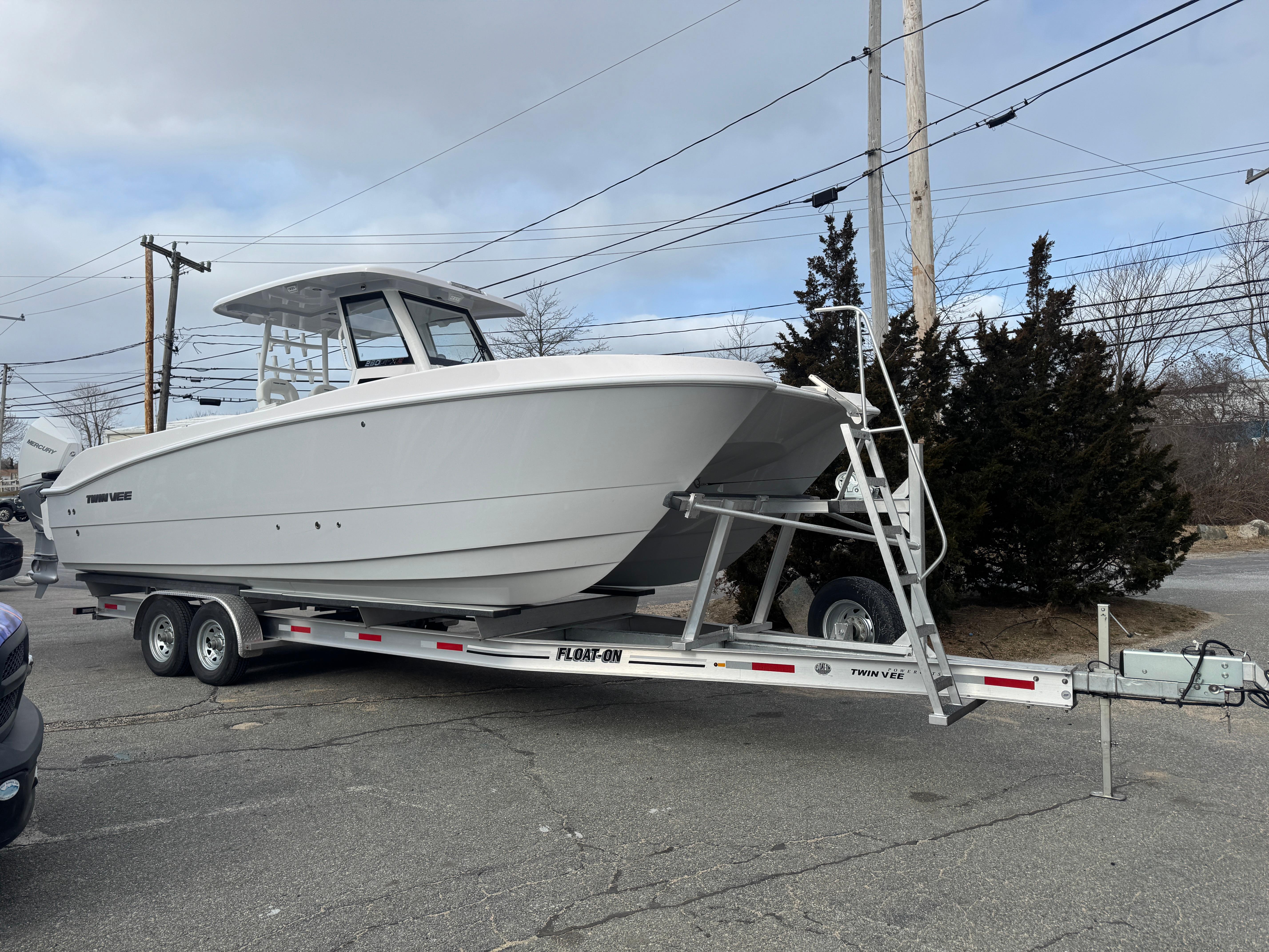 Twin Vee 280 GFX2 CC