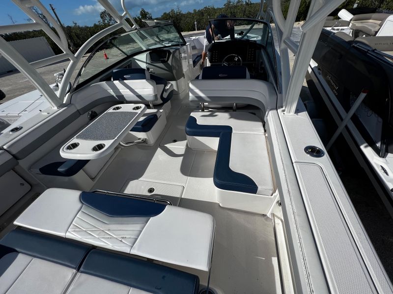 2021 Robalo R317