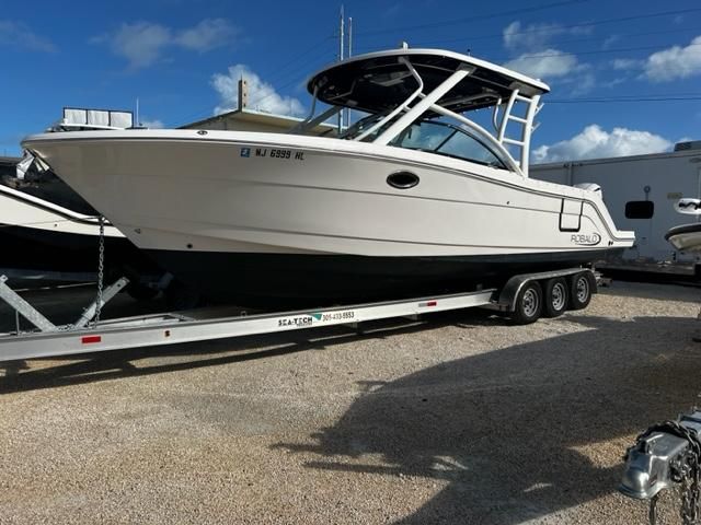 2021 Robalo R317