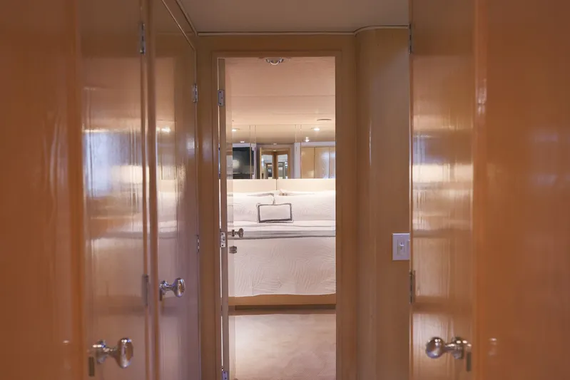 La Vida Yacht Photos Pics 