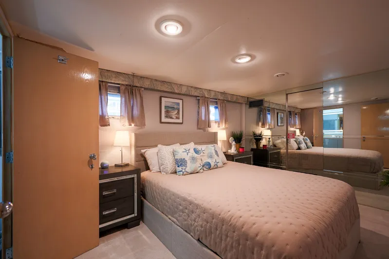 La Vida Yacht Photos Pics 