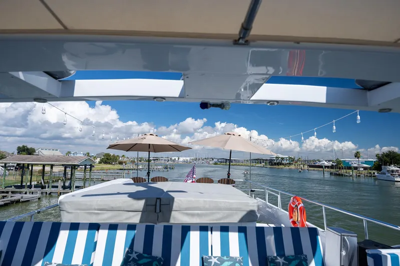 La Vida Yacht Photos Pics 