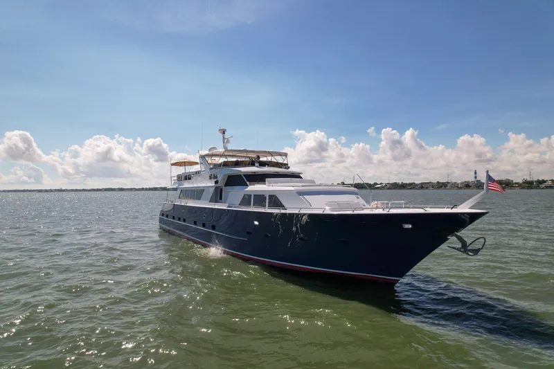 La Vida Yacht Photos Pics 