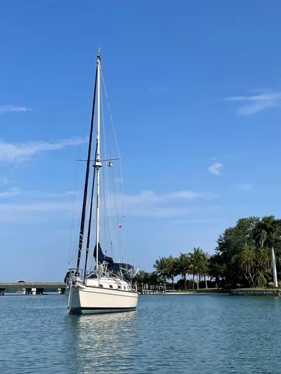 Moon River Yacht Photos Pics 