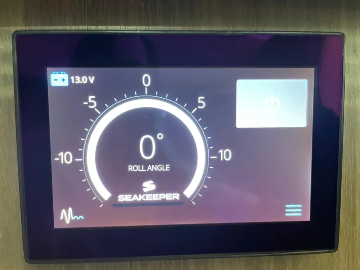 Grateful Yacht Photos Pics Seakeeper control display on 2022 Regal 42 FXO showing roll angle at 0 degrees.