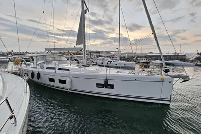 Hanse 548