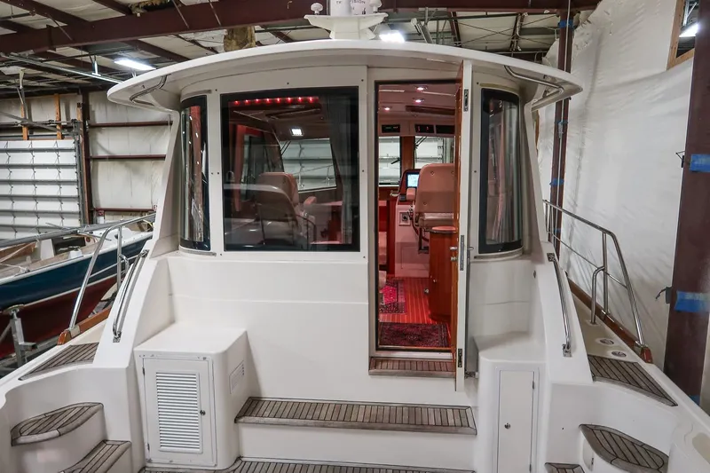 Blue Tang Yacht Photos Pics 2007 Grand Banks 39 Eastbay SX yacht interior view in a storage facility.