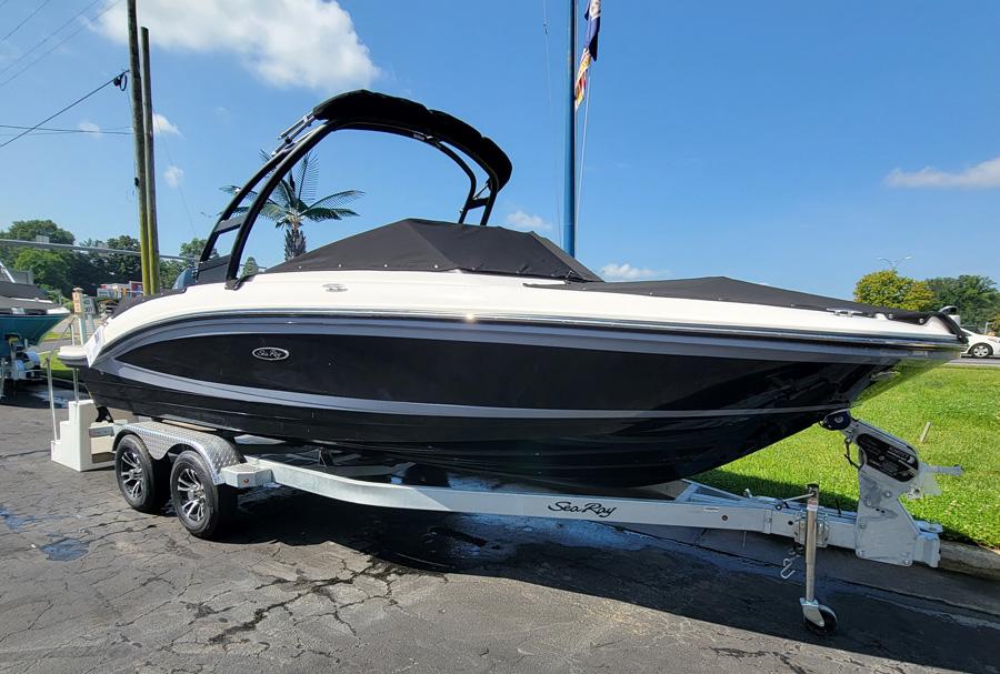 2022 Sea Ray SPX 210 OB