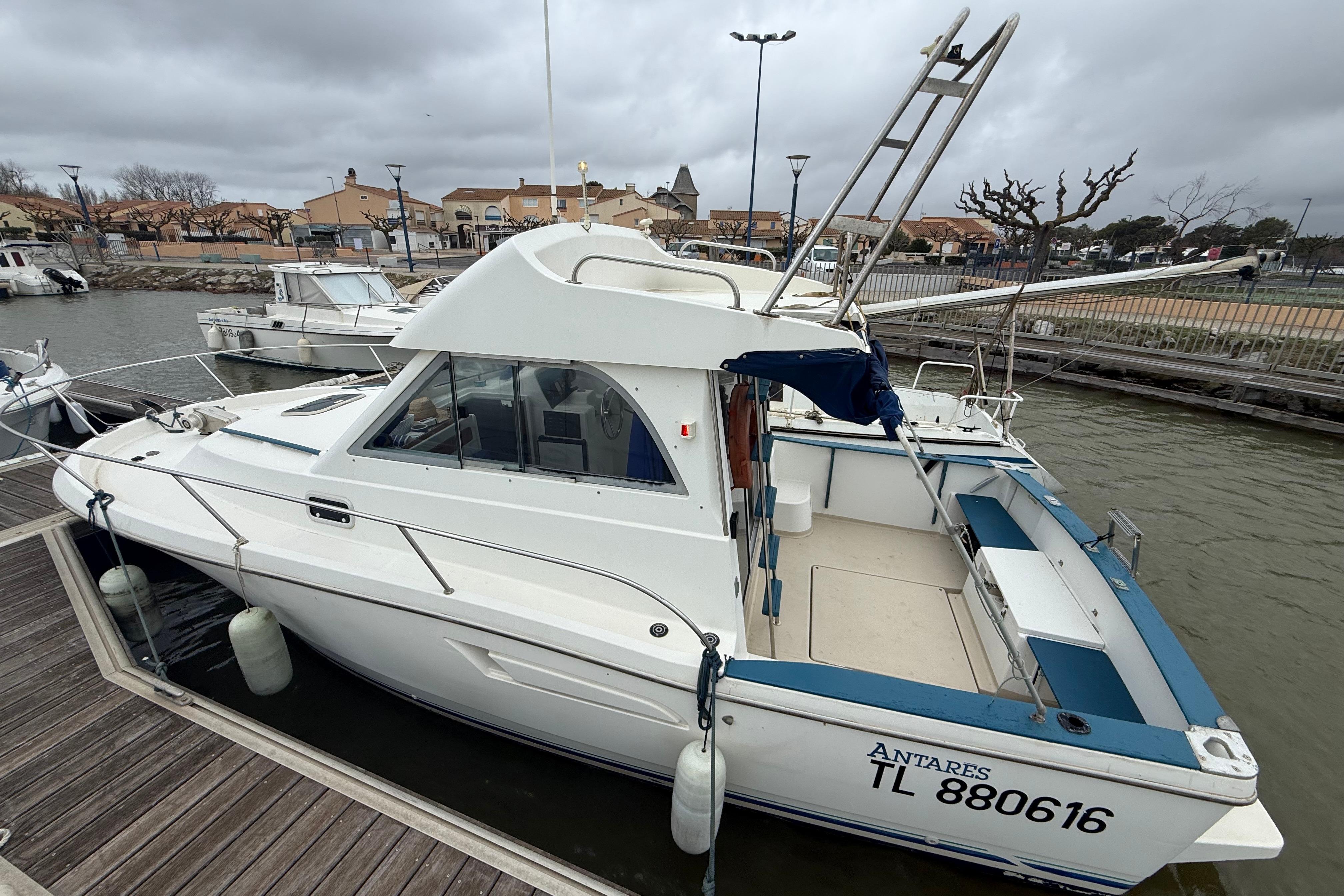 1994 Beneteau Antares 8