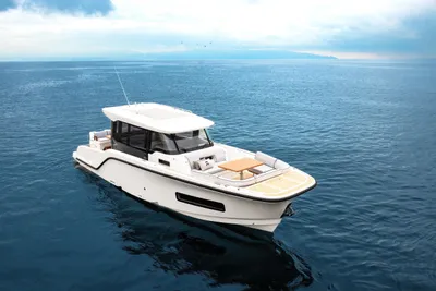 Aiata Wayfinder 38 Cabin