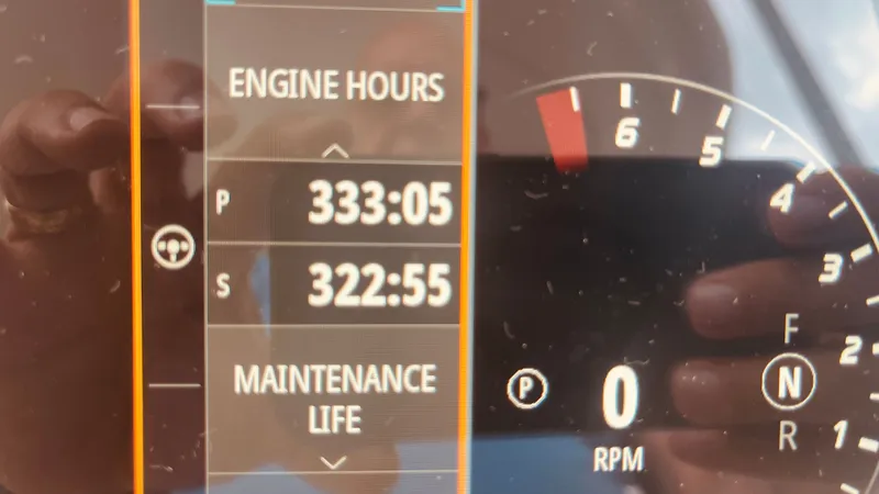 Lucky Number 7 Yacht Photos Pics 